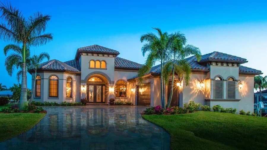 Luxurious Tropical Mansion